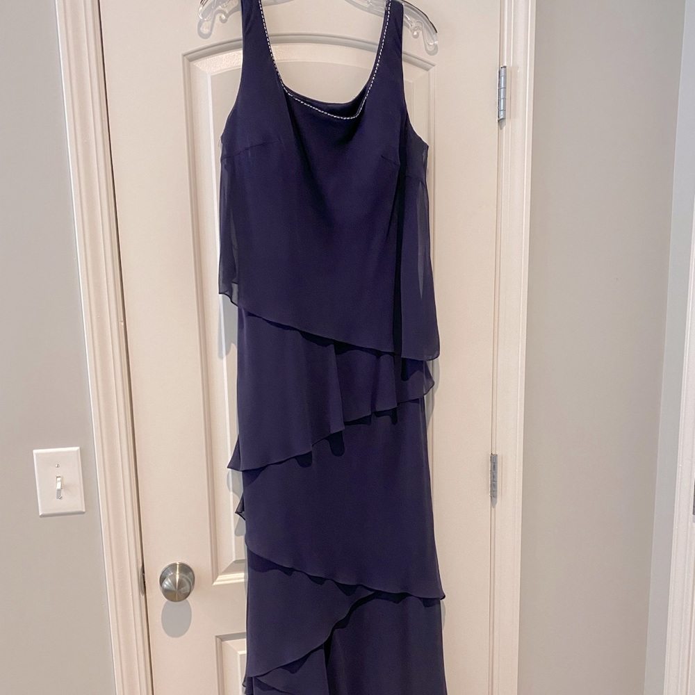 Jean De Lys floor length gown in navy